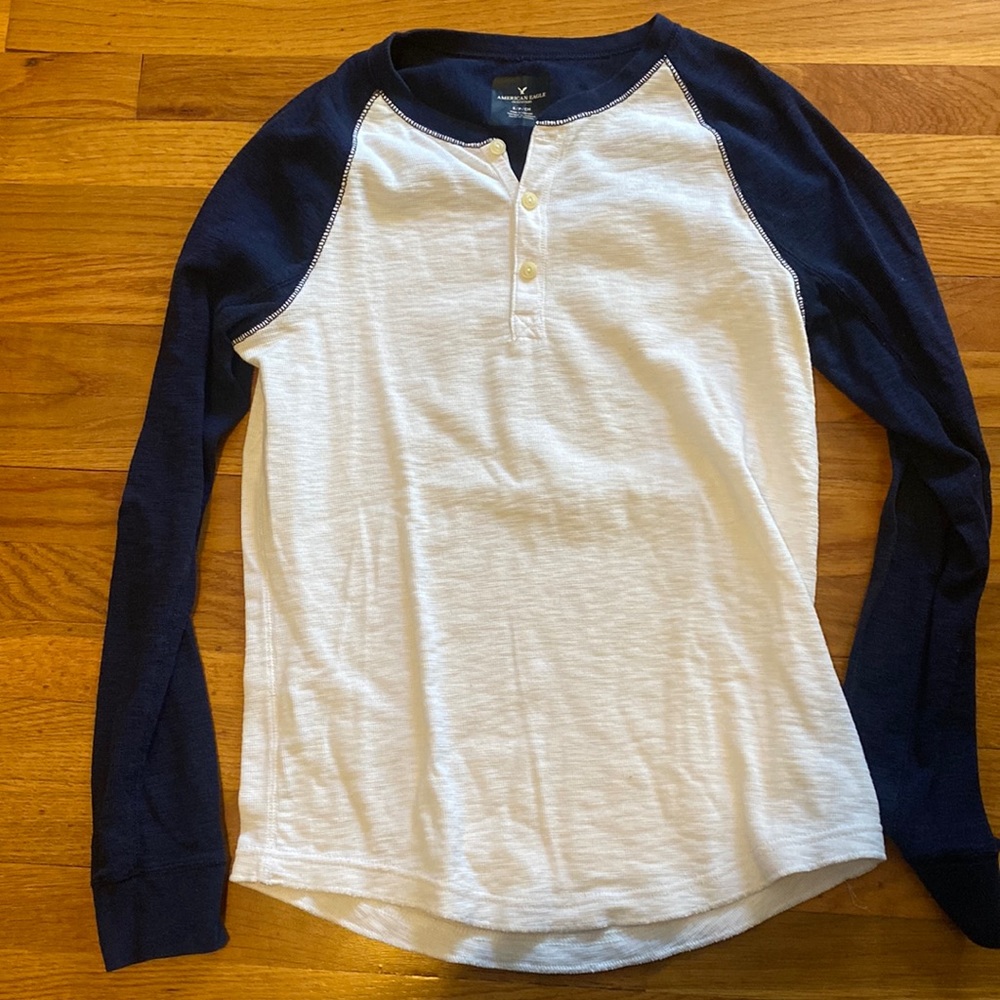 American Eagle Men’s Small Shirt